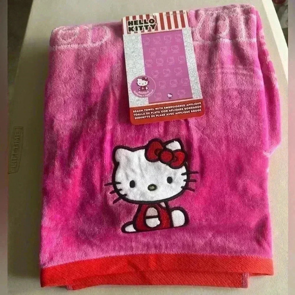 🚫SOLD🚫 Hello Kitty Bundle - Beach Towel & 6-pc Cozy Bath Time Set - Picture 2 of 8